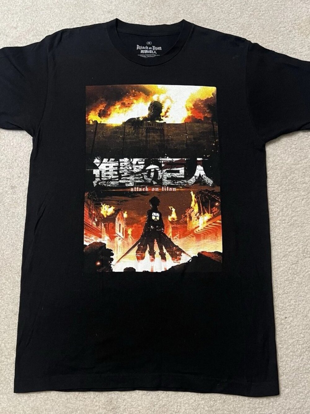 Attack on Titan Season 1 T-Shirt M
